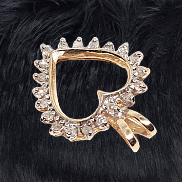 10k Gold Pendant with Natural Diamonds - Picture 5 of 7